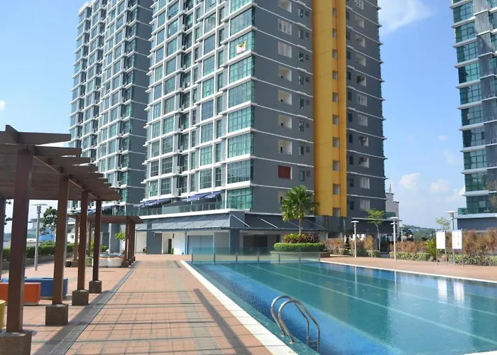 Vista Alam Studio Units - Pool, Food Court