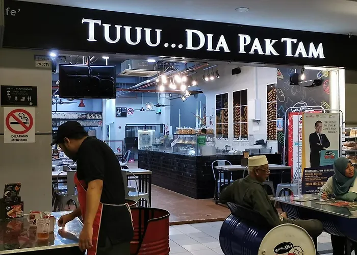 Vista Alam Studio Units - Pool, Food Court